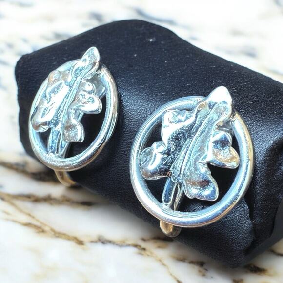 Sterling W E RICHARDS Signed WRE Vintage Leaf Circle Screw Back Earrings 2.64g - Picture 2 of 7